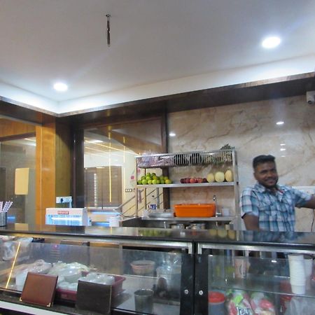 Udupi Regency Hotel Hassan Exterior foto